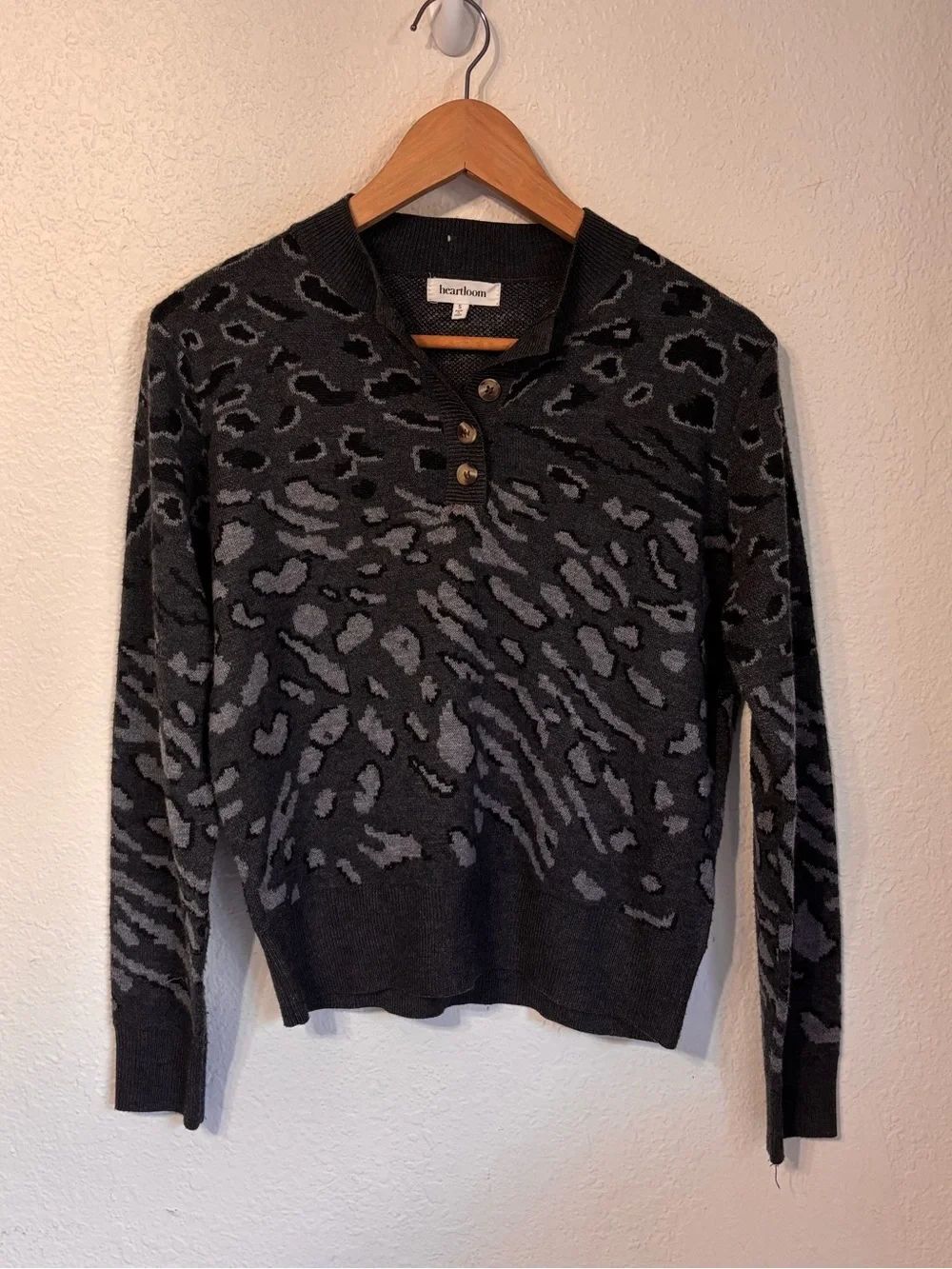 Heartloom 1/4 Button Leopard Pullover Small
